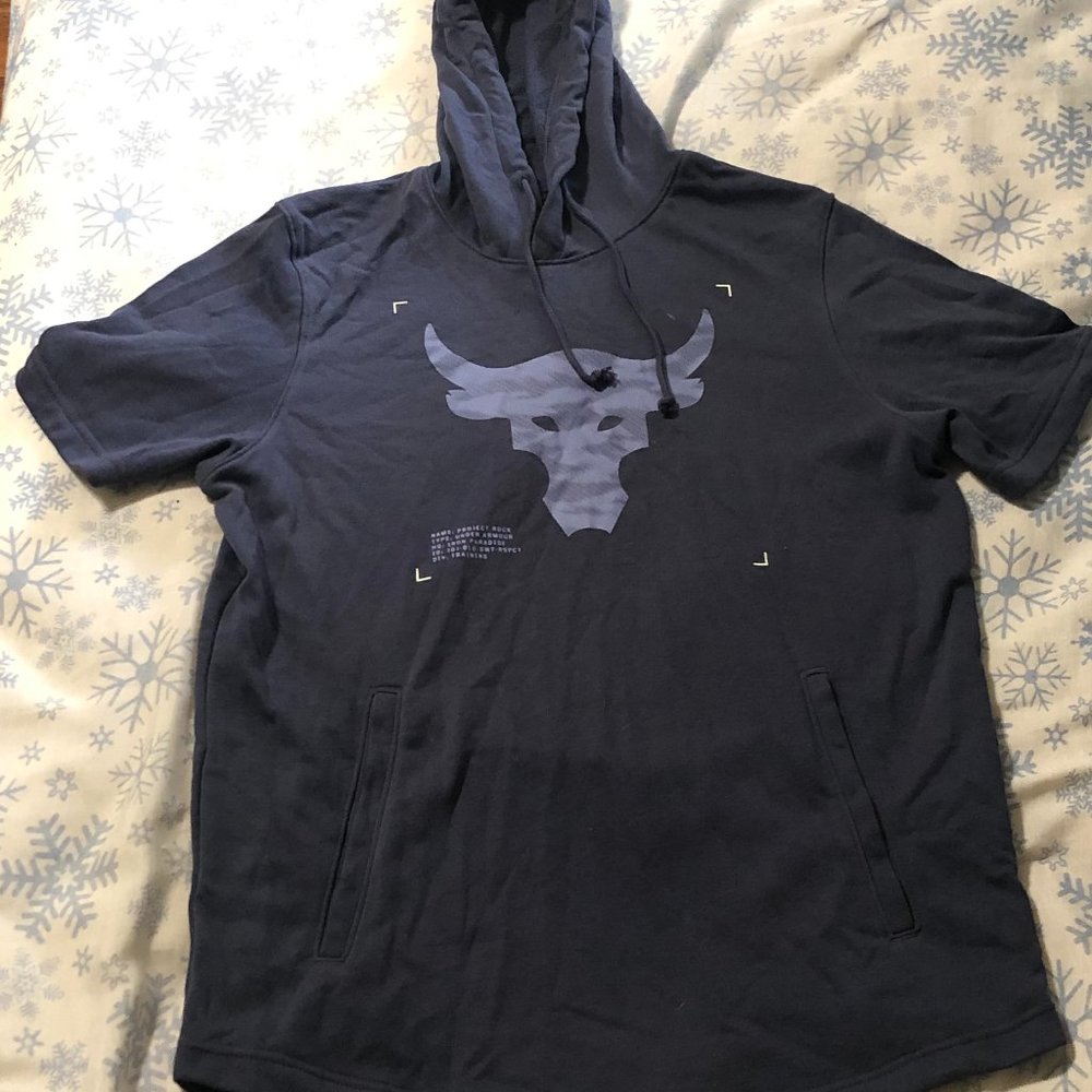 Short sleeved swaeter